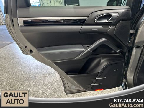 Used 2014 Porsche Cayenne S AWD/4WD image 14