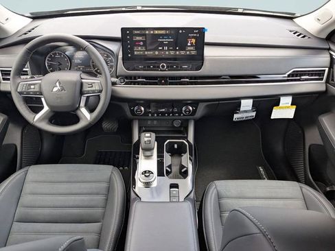New 2026 Mitsubishi Outlander SE FWD image 13