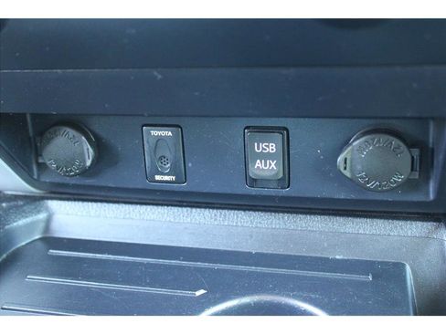 Used 2017 Toyota Tundra Limited image 27