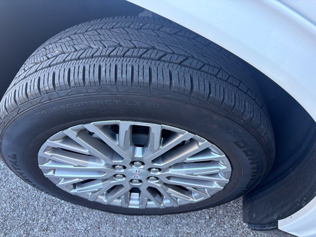 Used 2026 GMC Acadia Denali w/ Super Cruise Package FWD image 4