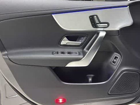 Used 2021 Mercedes-Benz CLA 250 image 12
