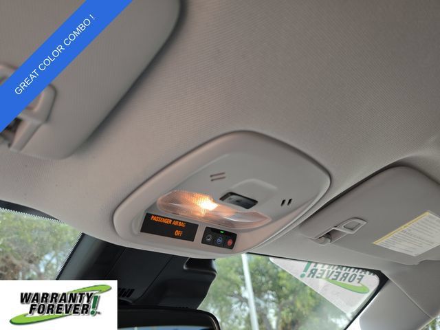 Used 2025 Chevrolet Trax LT w/ LT Convenience Package FWD image 27