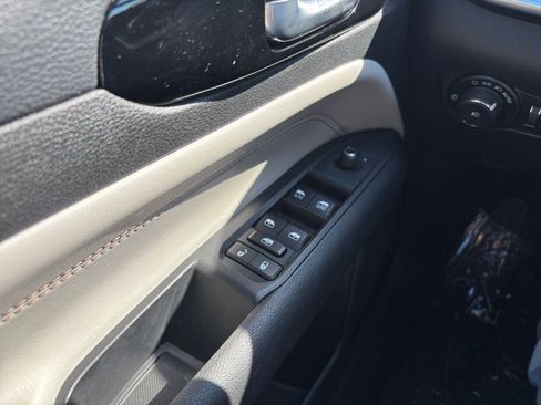 Used 2025 Jeep Compass Limited AWD/4WD image 18