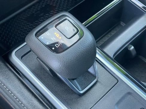 Used 2024 Nissan Pathfinder SL image 25