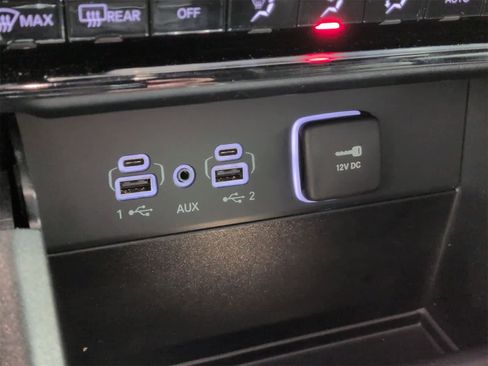 Used 2025 Jeep Grand Cherokee L Limited image 31