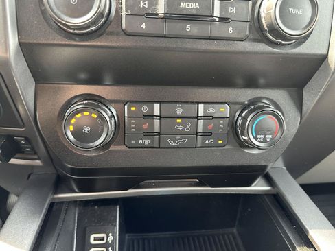 Used 2019 Ford F150 XLT w/ Equipment Group 302A Luxury AWD/4WD image 58
