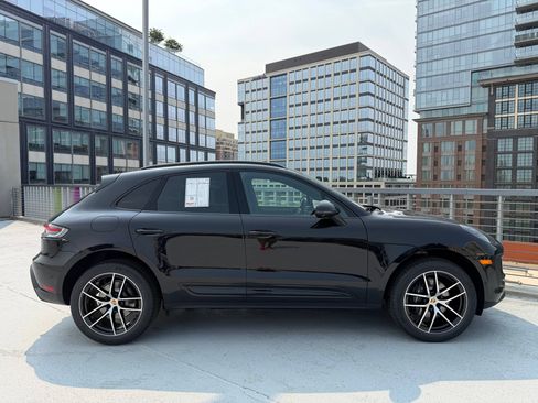 Used 2026 Porsche Macan AWD/4WD image 8