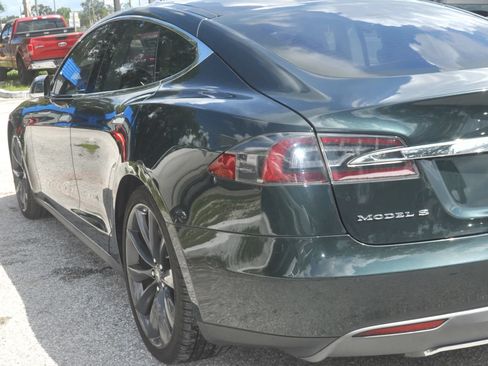 Used 2014 Tesla Model S 85 RWD image 14
