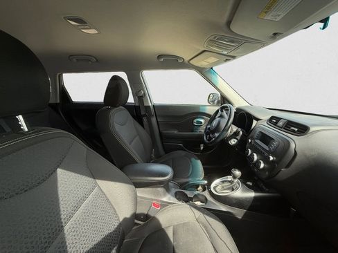 Used 2015 Kia Soul + FWD image 10