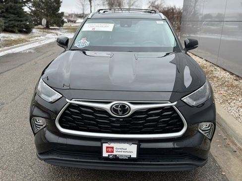 Certified 2023 Toyota Highlander XLE image 38