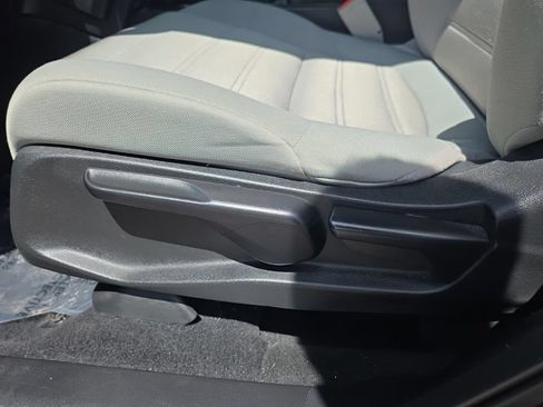 Used 2019 Honda CR-V LX image 11