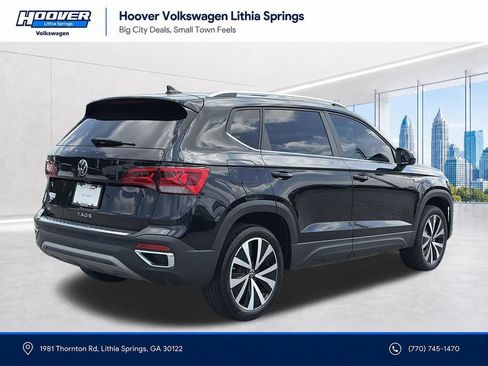 Used 2024 Volkswagen Taos SE w/ MDO Package FWD image 5