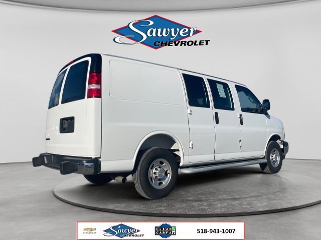 Used 2025 Chevrolet Express 2500 w/ Driver Convenience Package RWD image 5