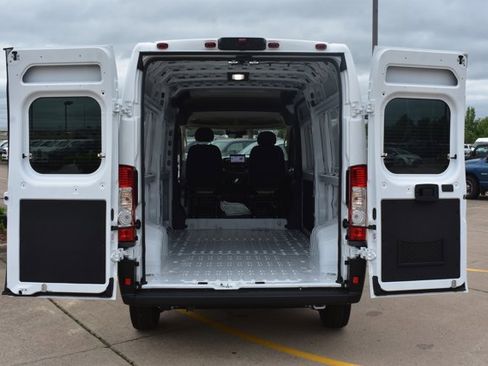 New 2026 RAM ProMaster 2500 w/ Premium Convenience Group FWD image 15