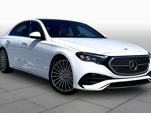 Used 2025 Mercedes-Benz E 350 4MATIC Sedan image 3