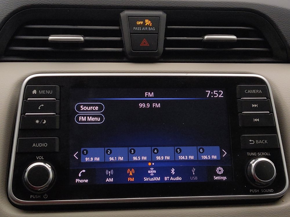 Used 2021 Nissan Versa SV FWD image 25
