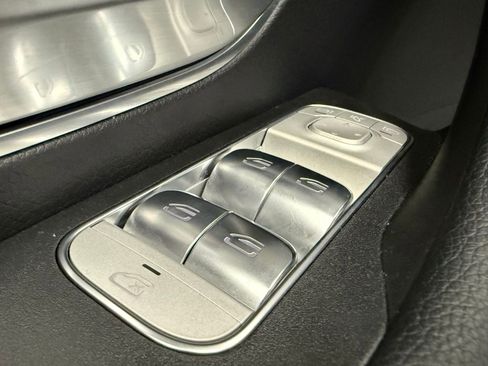 Certified 2025 Mercedes-Benz GLE 450e 4MATIC image 18