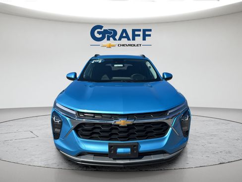 Used 2025 Chevrolet Trax LT w/ Driver Confidence Package FWD image 12