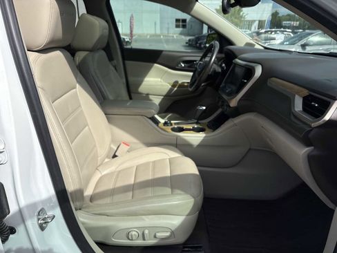 Used 2018 GMC Acadia Denali w/ Technology Package AWD/4WD image 29