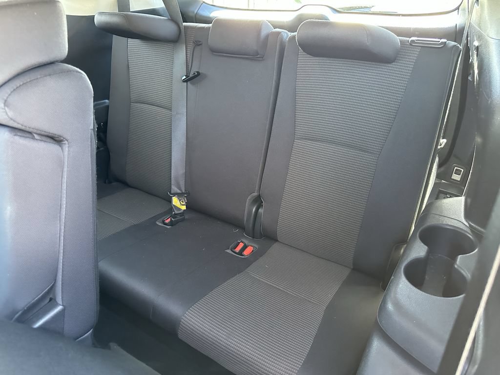 Used 2022 Toyota Highlander LE FWD image 24