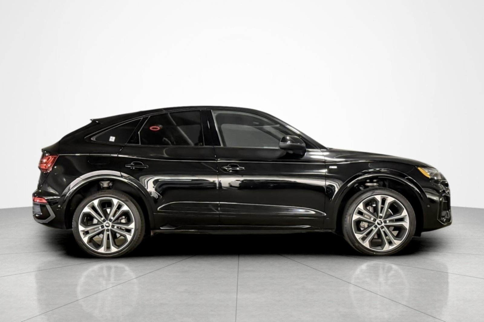Used 2023 Audi Q5 2.0T Prestige w/ Prestige Package AWD/4WD image 6