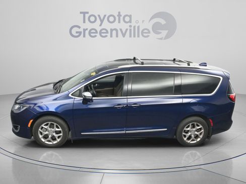 Used 2017 Chrysler Pacifica Limited w/ UConnect Theater Package image 4