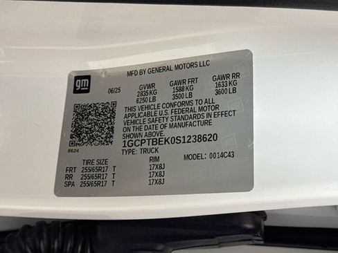 Used 2025 Chevrolet Colorado W/T w/ WT Convenience Package II AWD/4WD image 30