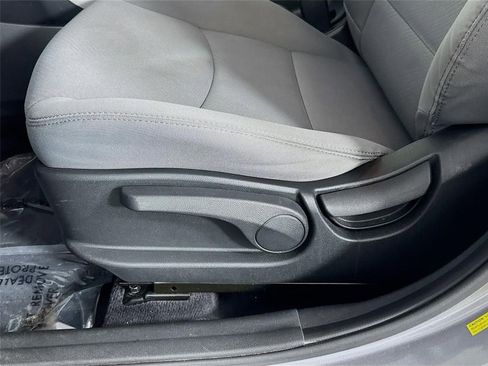 Used 2012 Hyundai Elantra GLS FWD image 18