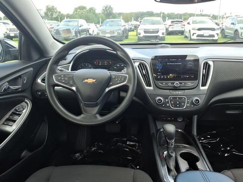 Used 2025 Chevrolet Malibu LT FWD image 15