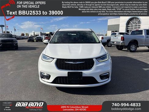 Used 2023 Chrysler Pacifica Touring-L image 2