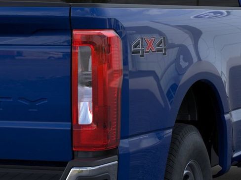 New 2026 Ford F250 XL w/ XL Chrome Package image 21