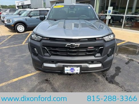 Used 2024 Chevrolet Colorado Trail Boss w/ Advanced Trailering Package AWD/4WD image 2