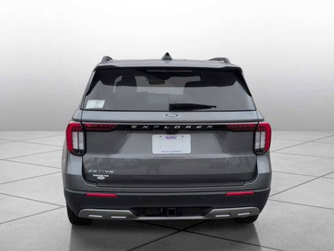 New 2026 Ford Explorer Active w/ Active Comfort Package image 4