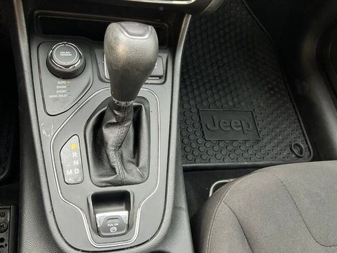 Used 2020 Jeep Cherokee Latitude w/ Cold Weather Group image 29