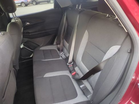 Used 2025 Chevrolet TrailBlazer LT FWD image 14