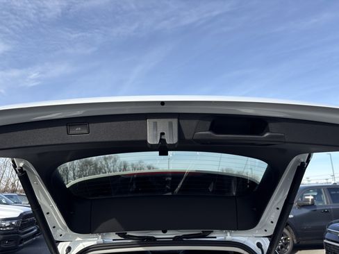 New 2026 Volkswagen Tiguan SE image 15