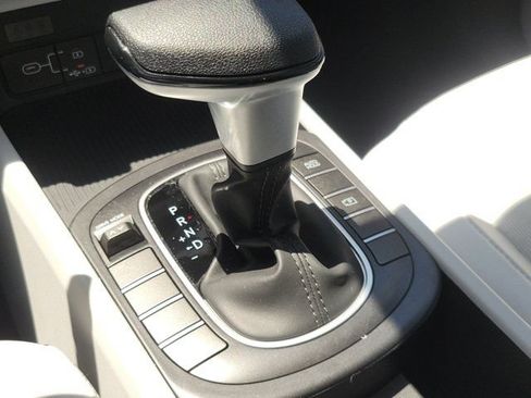 Used 2024 Hyundai Kona SE FWD image 22