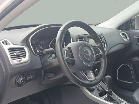 Used 2018 Jeep Compass Latitude w/ Cold Weather Group AWD/4WD image 12