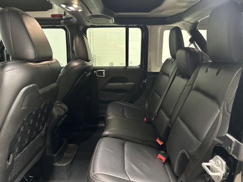 Used 2022 Jeep Wrangler Unlimited Rubicon w/ Xtreme Recon 35" Tire Package image 31