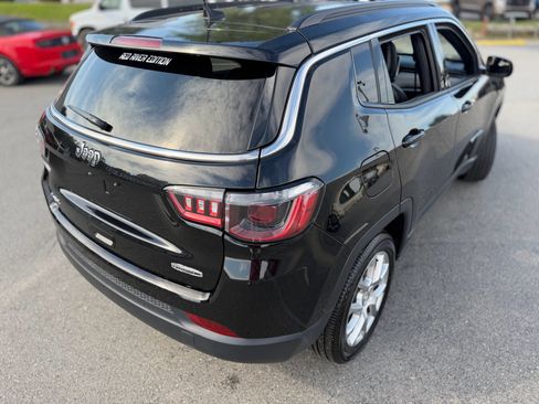 Used 2024 Jeep Compass Latitude AWD/4WD image 20