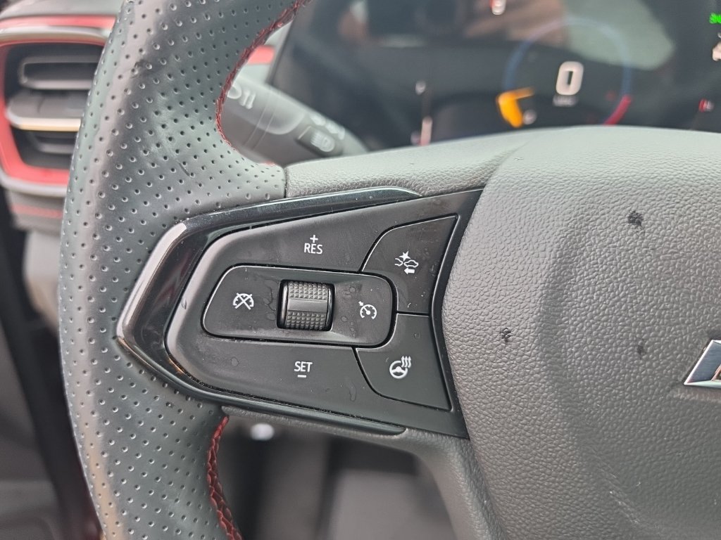 Used 2025 Chevrolet TrailBlazer RS w/ Convenience Package FWD image 35