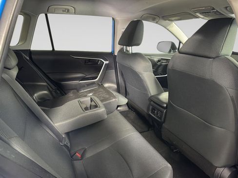 Used 2021 Toyota RAV4 LE image 20