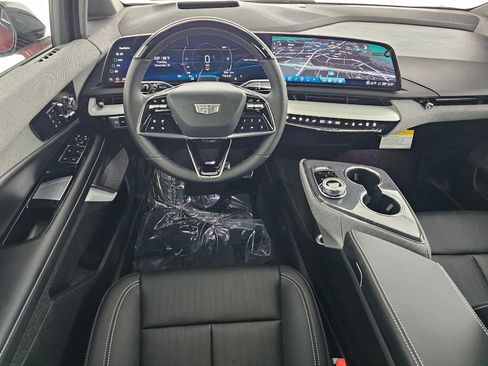 New 2026 Cadillac Optiq Sport 2 image 18