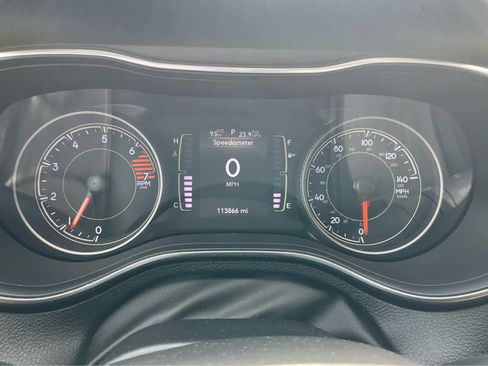 Used 2020 Jeep Cherokee Latitude Plus AWD/4WD image 13