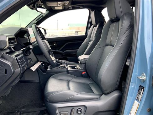 Certified 2025 Toyota 4Runner Limited AWD/4WD image 8