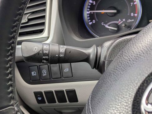 Used 2018 Toyota Highlander XLE image 27