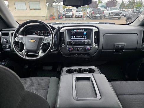 Used 2018 Chevrolet Silverado 1500 LT w/ LT Eassist Package image 8