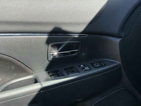 Used 2024 Mitsubishi Outlander Sport LE image 9