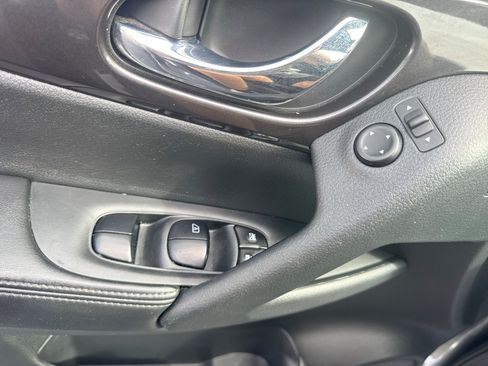 Used 2020 Nissan Rogue SV w/ Premium Package AWD/4WD image 24