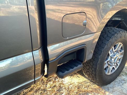 Used 2024 Ford F250 Lariat image 11